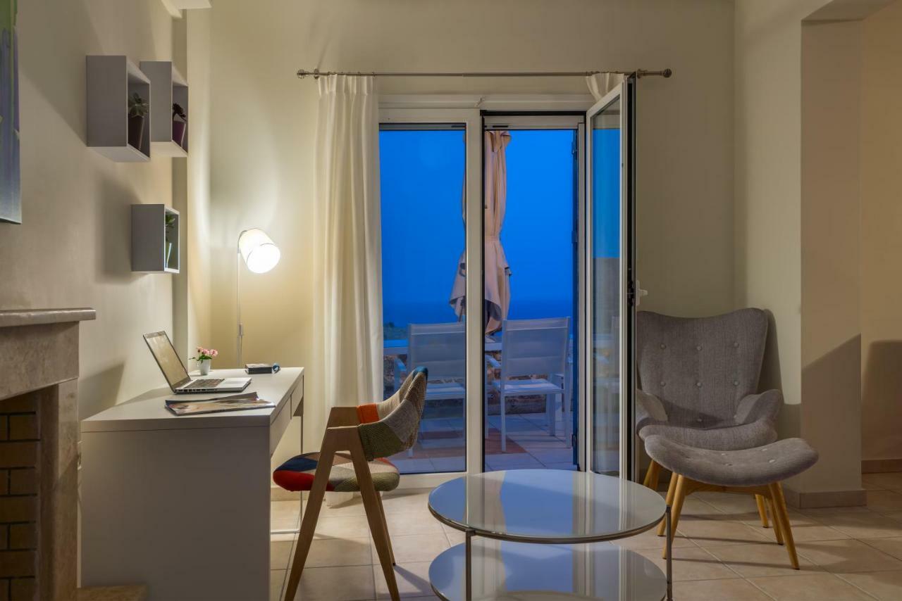 Thea Aegina *
